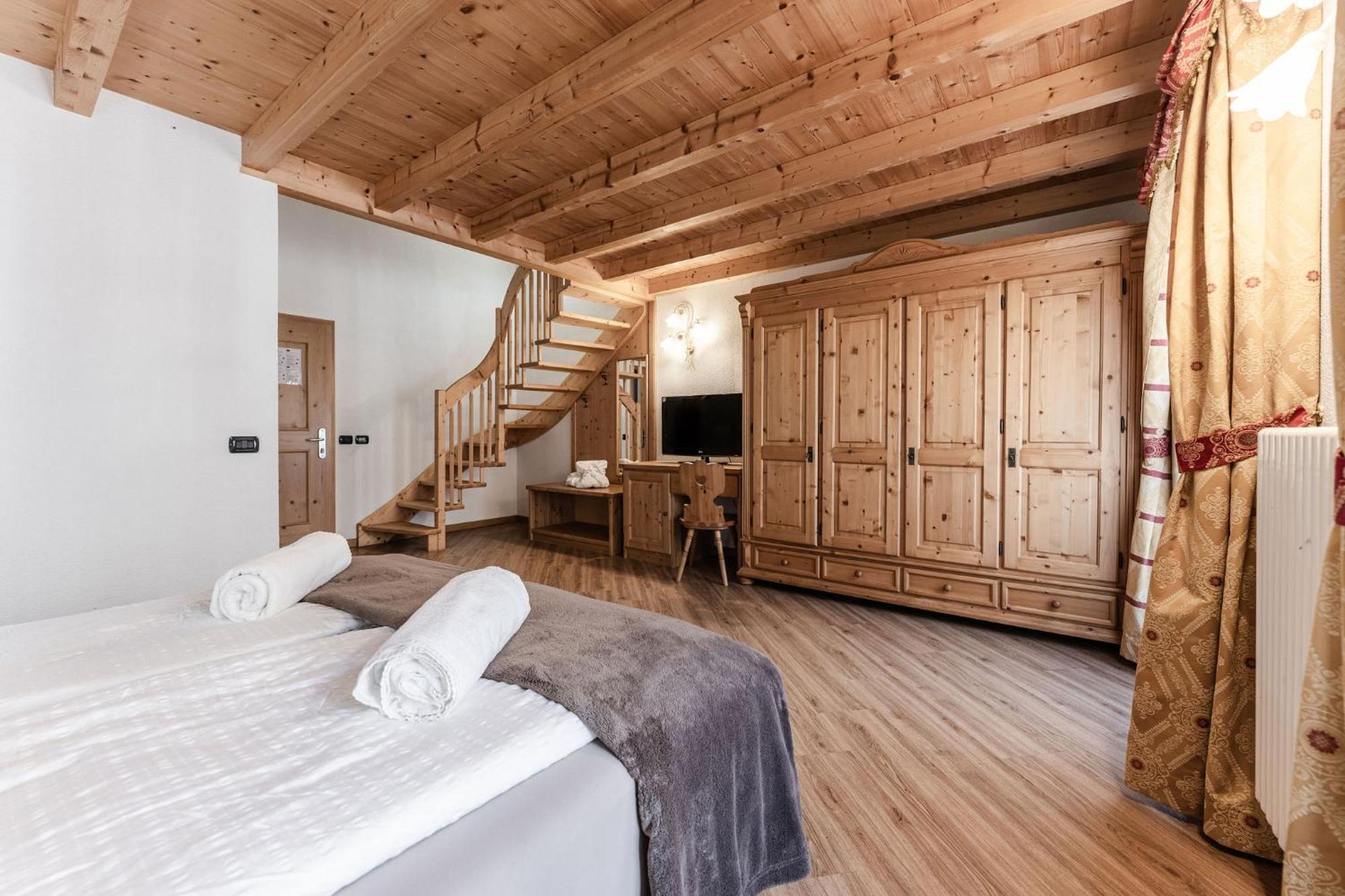 Hotel Sasso Rosso Коммеццадура Экстерьер фото