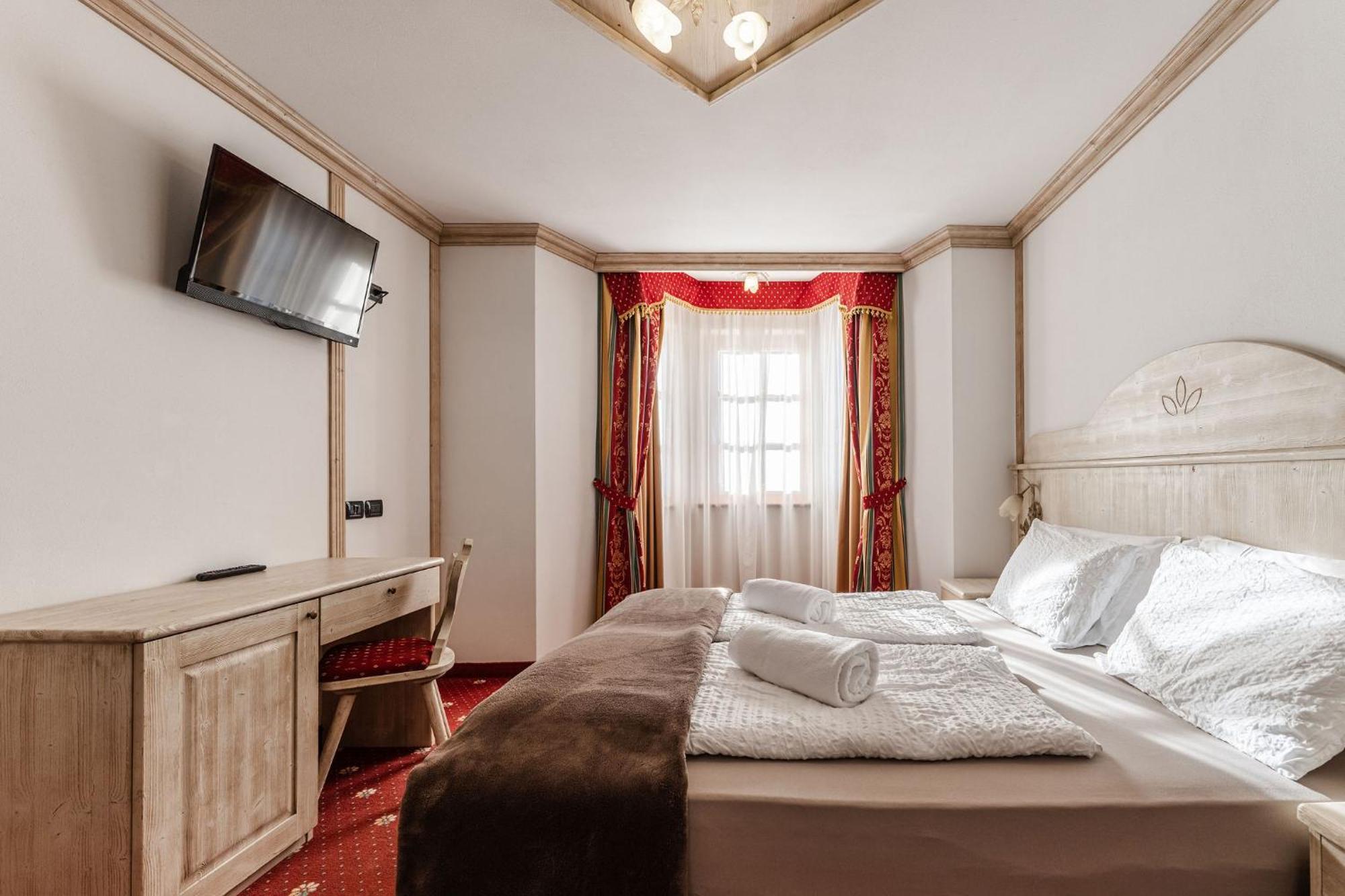 Hotel Sasso Rosso Коммеццадура Экстерьер фото