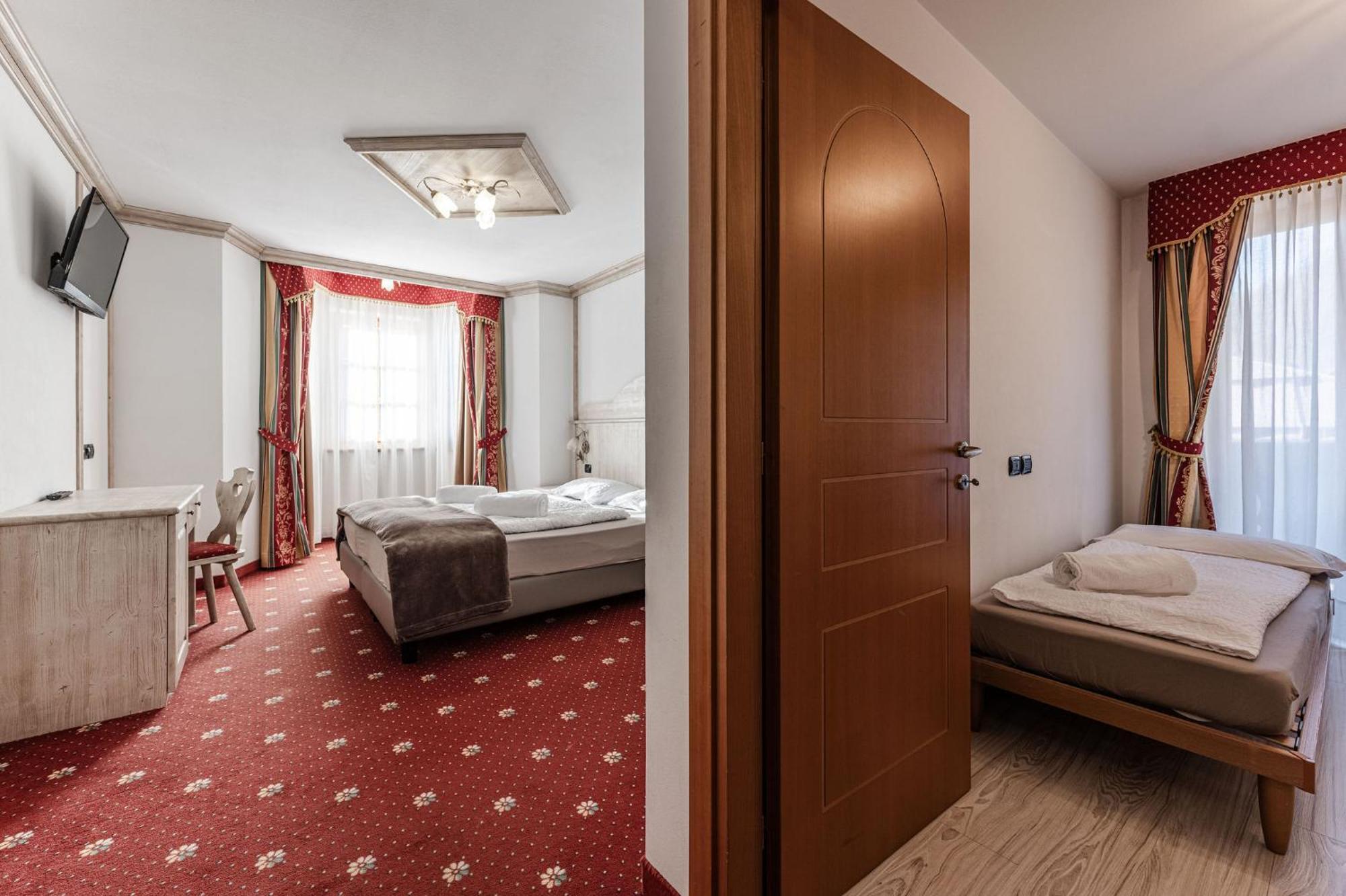 Hotel Sasso Rosso Коммеццадура Экстерьер фото