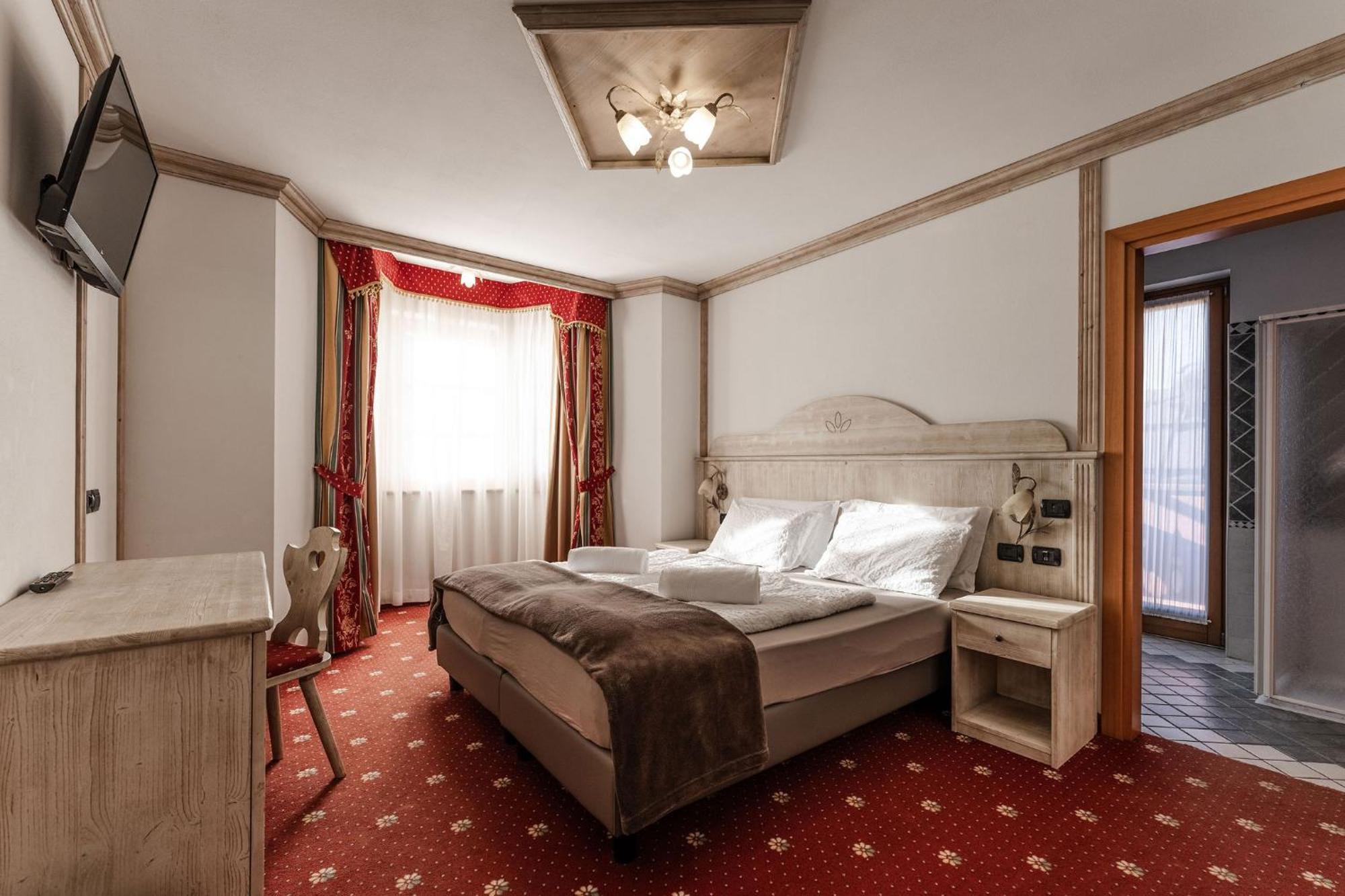 Hotel Sasso Rosso Коммеццадура Экстерьер фото