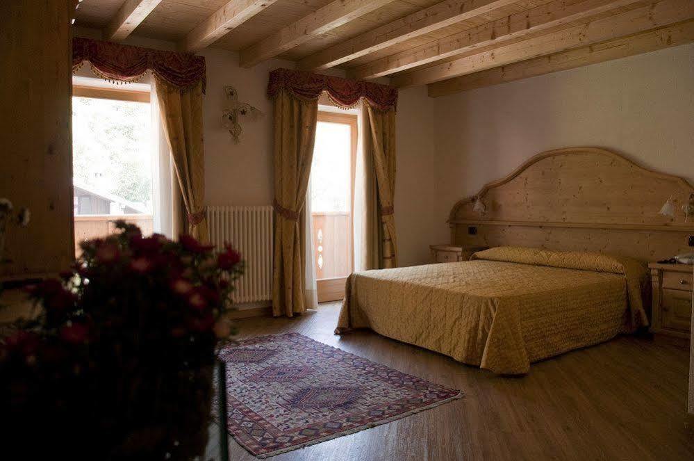 Hotel Sasso Rosso Коммеццадура Экстерьер фото