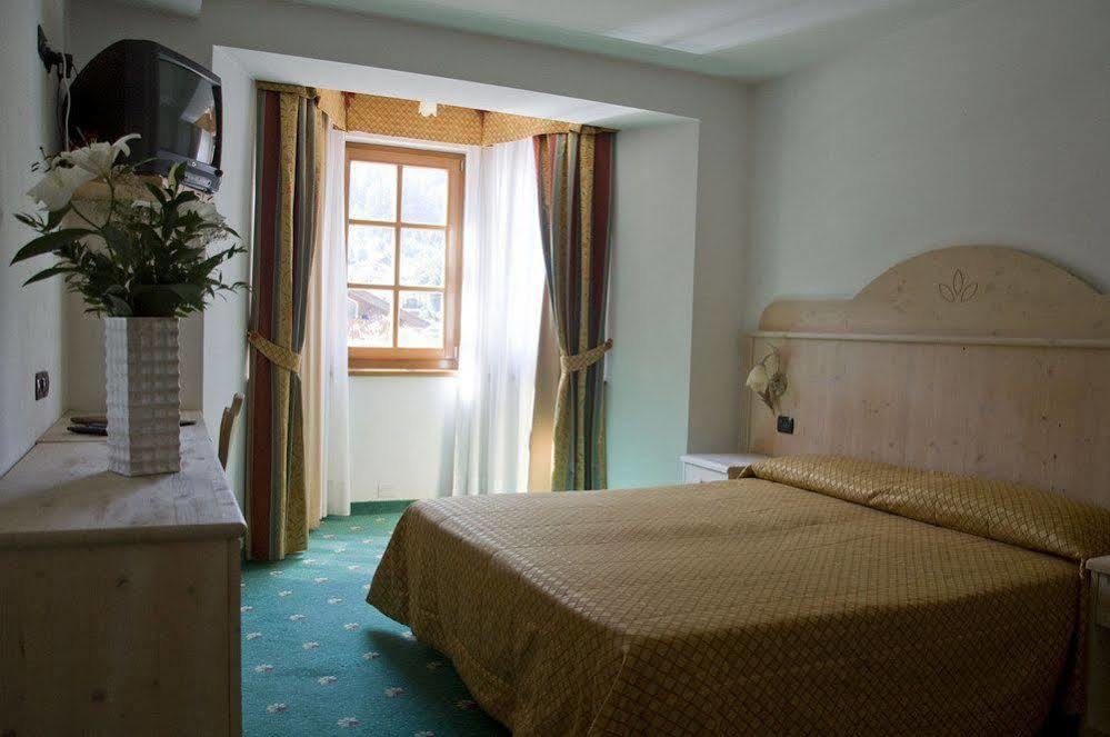 Hotel Sasso Rosso Коммеццадура Экстерьер фото